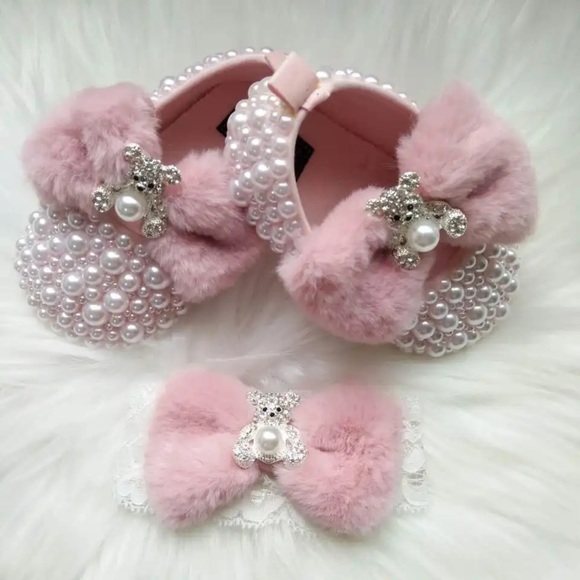 Cute Newborn Baby Girl Rhinestone Pearl Bear Shoes & Headband - Picture 5 of 5